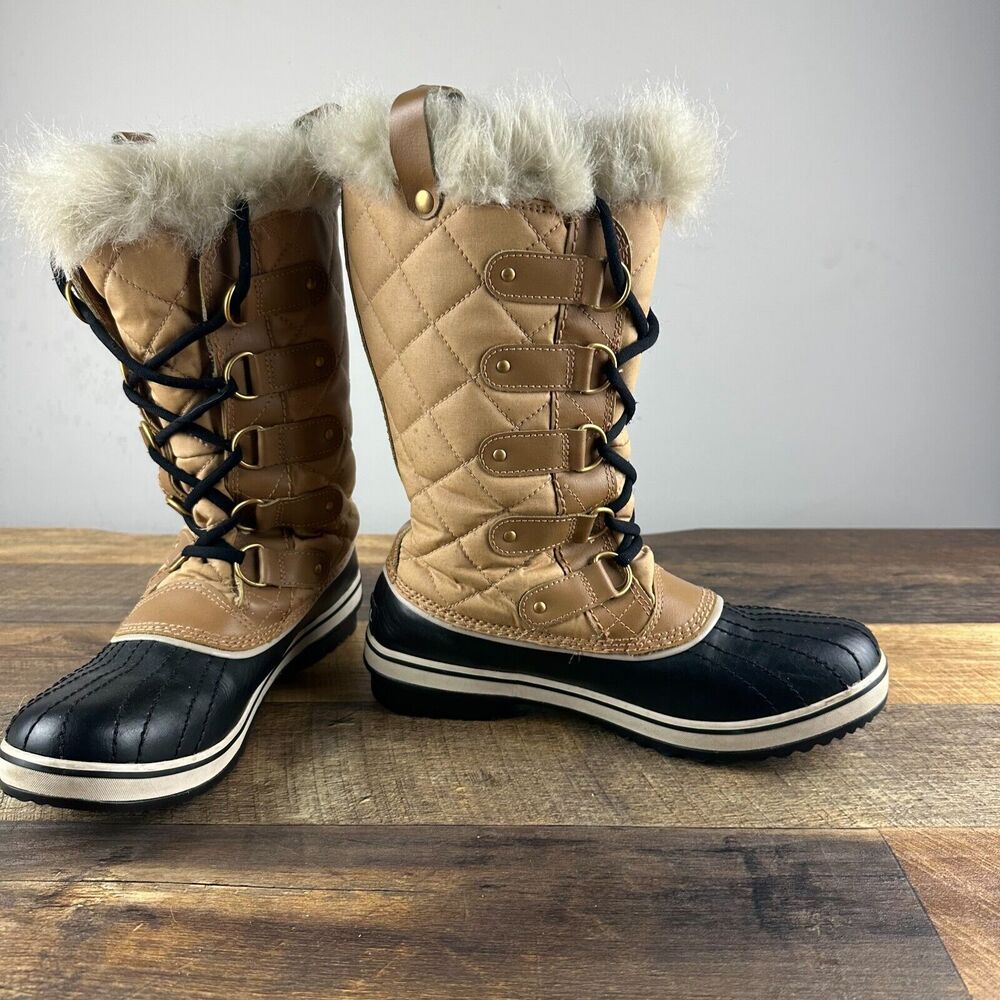 Sorel Tan and Black Lace Up Boots